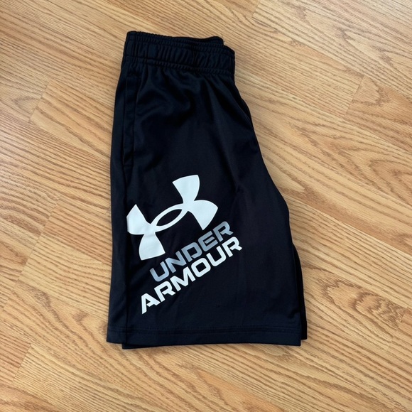 Under Armour boys shorts small - Picture 4 of 4
